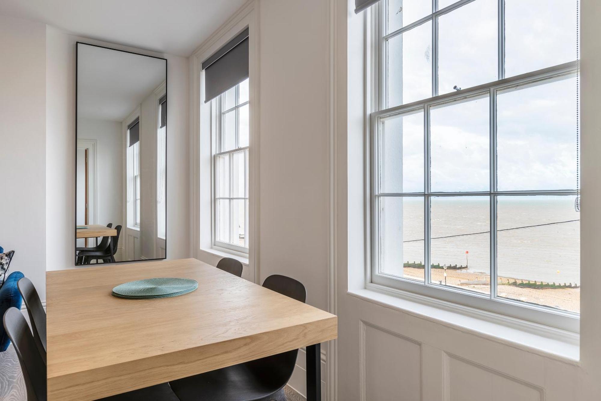 Seaside Bliss - Seafront Apartments Herne Bay Ngoại thất bức ảnh